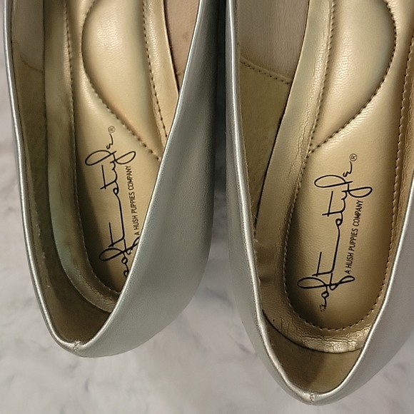 Soft Style Silver Heels, Women's Size 10M, Great Condition! - Picture 2 of 11